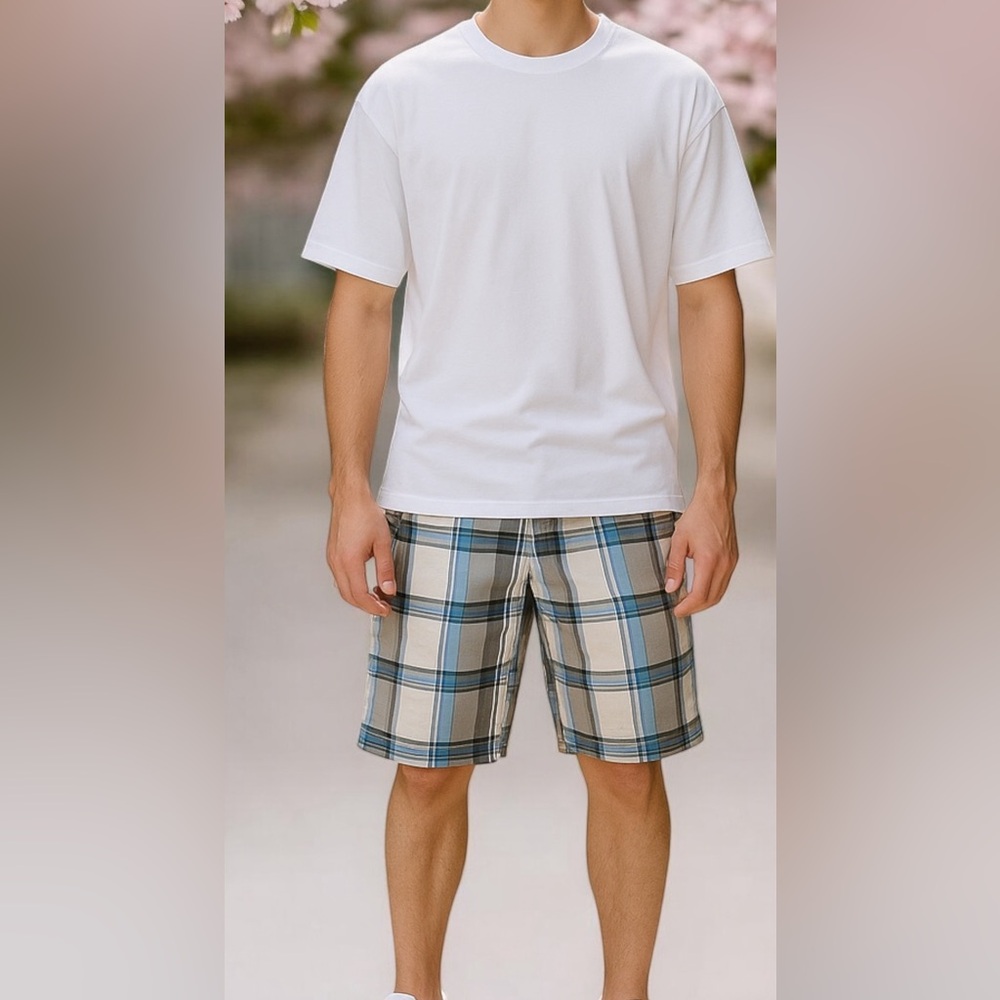 MICROS Men’s Plaid Shorts Size 36. Lightweight casual with 5 pockets.